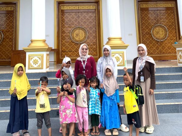 Kelompok 14 KKN UNUGHA Desa Boja Gelar Sosialisasi Sikat Gigi Bersama Anak-anak Bimbingan Les di Masjid Al Huda 5"